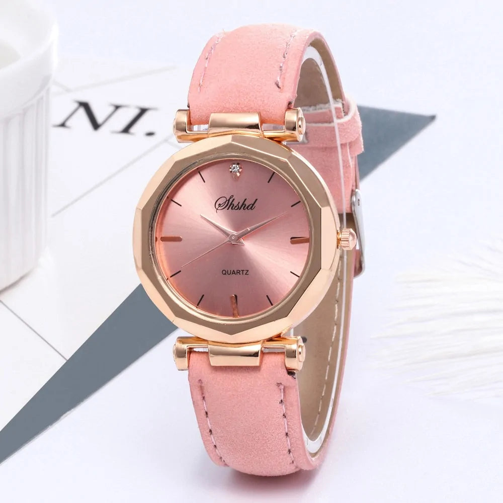 Montre décontractée en cuir pour femmes