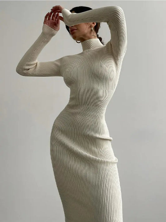 Robe midi en maille à col montant