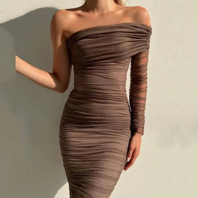 Dos nu diagonal : robe en maille sexy